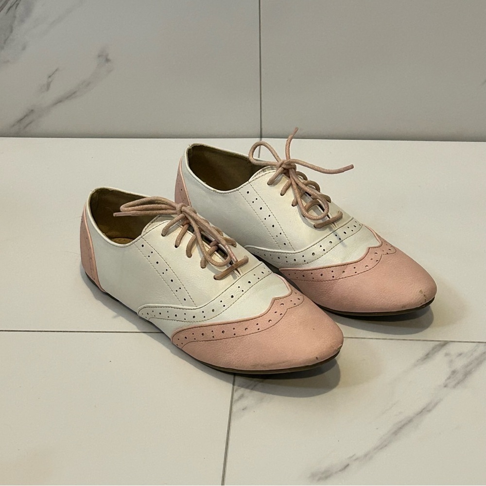 Ollio Women's Pink and White Flats Size 7.5